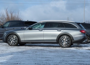 Mercedes Klasa E W213 Kombi 2.0 220d 194KM 2020 Mercedes E220d All Terrain 4m AirMatic 360° Pamięci HUD Webasto ACC Keyless, zdjęcie 27