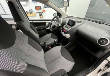 Toyota Aygo I 2013 Toyota Aygo 1.0 benzyna 1 wlasciciel 100 bezwypadkowy Benzyna 70KM, zdjęcie 18