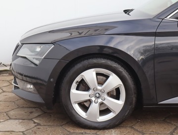 Skoda Superb III Kombi 1.6 TDI 120KM 2017 Skoda Superb 1.6 TDI, Navi, Xenon, Bi-Xenon, zdjęcie 13