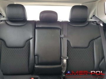 Jeep Compass II 2021 Jeep Compass LATITUDE_2021r_po gradzie 2.4 Benzyna 180KM, zdjęcie 9