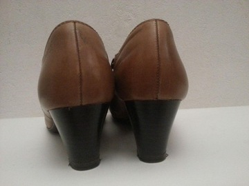 CAPRICE BUTY SZTYBLETY BOTKI PÓŁBUTY SKÓRZANE R.39