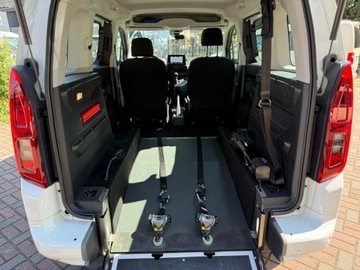 Opel Combo E Kombivan 1.5 Diesel 131KM 2021 Opel Combo niepełnosprawnych rampa inwalida 2021, zdjęcie 3