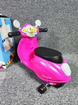 Детский самокат Chicco Vespa Primavera розовый OUTLET