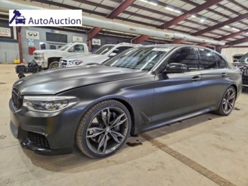 BMW Seria 5 G30-G31 2018 BMW Seria 5 2018 BMW M550XI 4.4 Benzyna 456KM