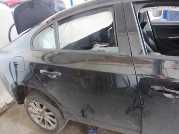 VOLVO S60 II DRZWI PRAWY TYŁ TYLNE 717-46 (X)
