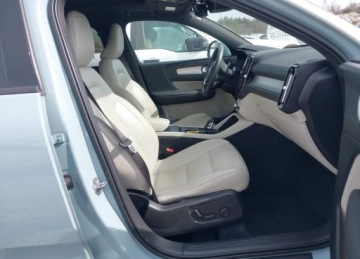 Volvo XC40 2019 Volvo XC 40 2019r., T5 Momentum, 2L, od ubezpieczalni 2.0 Benzyna 251KM, zdjęcie 11