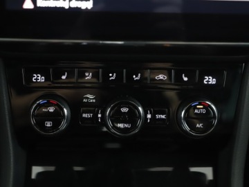 Skoda Superb III Kombi Facelifting 2.0 TDI SCR 200KM 2023 Skoda Superb L&amp;K | Panorama | Kamera | LED Matrix, zdjęcie 19