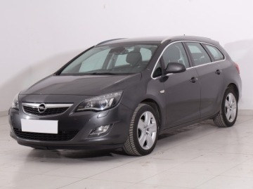 Opel Astra J Sports Tourer 1.4 Turbo ECOTEC 140KM 2011 Opel Astra 1.4 T, Xenon, Klima, Klimatronic, zdjęcie 1