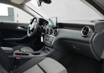 Mercedes GLA I Off-roader 1.6 180 122KM 2017 Mercedes-Benz GLA LIFT 180 Benzyna 122HP Automat Kamera II.wlasciciel GWAR, zdjęcie 23