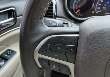 Jeep Grand Cherokee IV Terenowy Facelifting 2016 3.6 286KM 2019 Jeep Grand Cherokee Jeep Grand Cherokee OVERLAND Panorama Grzane i wenty, zdjęcie 14