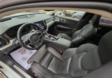 Volvo V60 II  Kombi Plug-in 2.0 T6 Plug-In Hybrid 341KM 2021 Volvo V60 FV 23 BW Panorama Kamery 360 Biala Perla 2.0 Hybryda Plug-in, zdjęcie 24