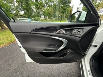 Opel Insignia I Sports Tourer Facelifting 2.0 CDTI BiTurbo ECOTEC 195KM 2014 Opel Insignia OPC COSMO 2.0 BiTurbo 195KM Navi Alu, zdjęcie 17