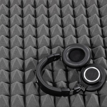 Акустическая пена Пирамида 5см Самоклеящийся полиуретановый коврик для комнаты