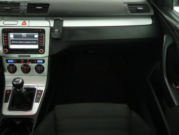 Volkswagen Passat B6 Variant 2.0 TDI-CR DPF 140KM 2008 VW Passat 2.0 TDI, Klima, Klimatronic,ALU, zdjęcie 7