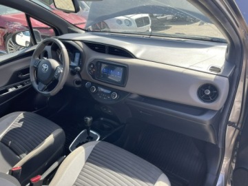 Toyota Yaris III Hatchback 5d Facelifting 2017 1.5 Hybrid 100KM 2020 Toyota Yaris Automat Hybryda Klimatronik Kamera, zdjęcie 9