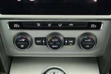 Volkswagen Passat B8 Variant 2.0 TDI BlueMotion SCR 150KM 2019 VW Passat 2.0 TDI, Salon Polska, Navi, Klima, zdjęcie 9