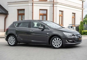 Opel Astra J Hatchback 5d 1.4 Turbo ECOTEC 140KM 2012 Opel Astra 1.4 T 140KM Navi Skora Camera Alu Full Serwis Gwarancjia, zdjęcie 1