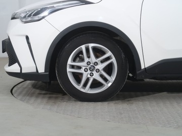 Toyota C-HR I Crossover Facelifting 1.8 Hybrid 122KM 2022 Toyota C-HR 1.8 Hybrid, Serwis ASO, Automat, zdjęcie 13
