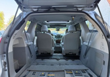 Toyota Sienna III 3.5 V6 266KM 2014 Toyota Sienna Faktura VAT 23 3.5 Benzyna 266KM, zdjęcie 15