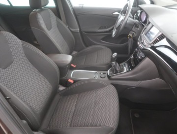 Opel Astra K Hatchback 5d 1.4 Turbo 150KM 2017 Opel Astra 1.4 T, Klima, Klimatronic, Tempomat, zdjęcie 8