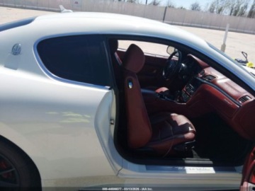 Maserati GranTurismo 2012 Maserati GranTurismo S Automatic 2012 4.7 Benzyna 433KM, zdjęcie 9