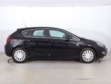 Opel Astra J Hatchback 5d 1.4 Turbo ECOTEC 120KM 2011 Opel Astra 1.4 T, Salon Polska, Klima, zdjęcie 5