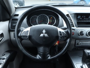Mitsubishi L200 IV 2011 Mitsubishi L200 2.5 DI-D, Salon Polska, zdjęcie 18