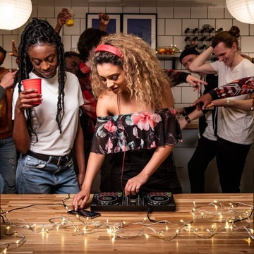 DJ-контроллер Pioneer DDJ-200 с rekordbox WeDJ