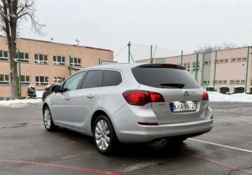 Opel Astra J Sports Tourer 1.4 Turbo ECOTEC 140KM 2011 Opel Astra Opel Astra 1.4 Turbo Cosmo 1.4 Benzyna 140KM, zdjęcie 6