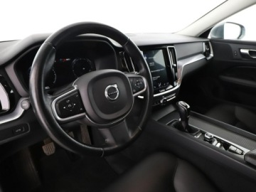 Volvo V60 I Kombi Facelifting 2.0 D3 DRIVE-E 150KM 2018 Volvo V60 full LED skóra navi klima auto grzane, zdjęcie 13