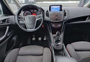 Opel Zafira C Tourer 2.0 CDTI ECOTEC 165KM 2013 Opel Zafira Opel Zafira C Bogate wyposazenie 2.0 Diesel 165KM, zdjęcie 8