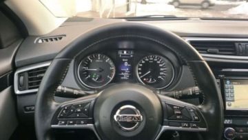 Nissan Qashqai II Crossover 1.5 dCi 110KM 2017 Nissan Qashqai 1,5 diesel NAVI klimatronic OPLACONY 133 tys km 1.5 Diesel, zdjęcie 18