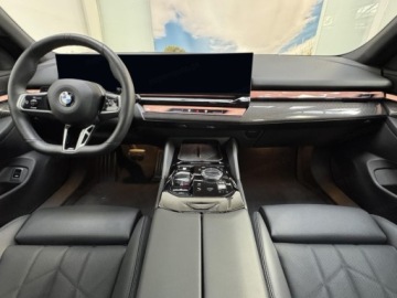 BMW Seria 5 G90-91 Touring 2.0 520d 197KM 2025 BMW Seria 5 Touring 520d xDrive Sport Combi 2.0 (197KM) 2025, zdjęcie 6