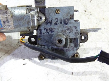 MOTOREK STŘEŠNÍHO OKNA MERCEDES W210 0390200001
