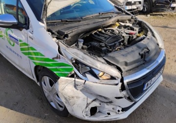 Peugeot 208 I 2016 Peugeot 208 2016r, 1.2Benzyna. Delikatnie uszkodzony prawy przod. Jezdzi., zdjęcie 21