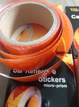 Лента светоотражающая самоклеящаяся оранжевая 25М.