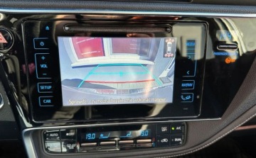 Toyota Auris II Hatchback 5d Facelifting 1.8 Hybrid 136KM 2016 Toyota Auris II Lift, 2016R, Bezwypadkowa, Automat, Zarejestorwana w PL, V, zdjęcie 25