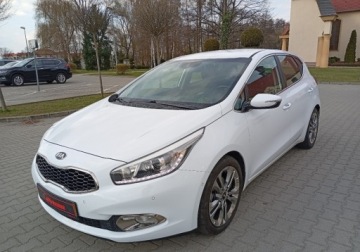 Kia Ceed II Hatchback 5d 1.6 GDI 135KM 2012 Kia Ceed Zarejestrowany - benzyna - serwis - automat - 1,6 - 135 KM 1.6, zdjęcie 2