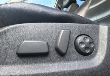 Volkswagen Golf VI Hatchback 5d 2.0 TDI-CR DPF 140KM 2008 Volkswagen Golf Highline 2.0 TDI 140KM DSG 2008r czarna skora navi po opla, zdjęcie 11