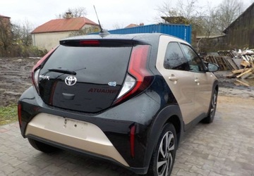 Toyota Aygo X 1.1 VVT-i 72KM 2023 Toyota Aygo X Okazja Benzyna 72KM, zdjęcie 14