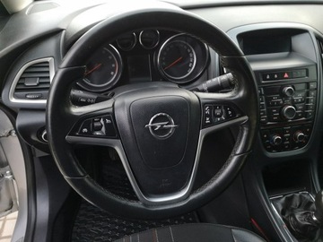 Opel Astra J Hatchback 5d 1.6 Twinport ECOTEC 115KM 2012 Opel Astra 1,6 16v 116KM Klima Isofix Tempomat, zdjęcie 14