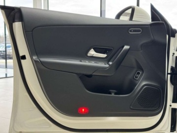 Mercedes CLA C118/X118 Coupe Facelifting 1.3 200 163KM 2024 Mercedes-Benz CLA 7G-DCT LED Kamera CarPlayAndroid Auto Podgrzewane fo, zdjęcie 10