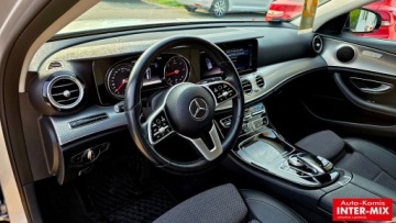 Mercedes Klasa E W213 Kombi 2.0 220d 194KM 2020 Mercedes-Benz Klasa E Niski przebieg Idealne bogata wersja AUTOMAT 2.0, zdjęcie 25