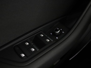 Audi A4 B9 Avant 2.0 40 TFSI 190KM 2019 Audi A4 Avant full LED navi klima auto kamera i, zdjęcie 33