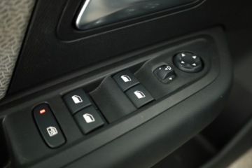 Citroen C4 III SUV 1.2 PureTech 130KM 2022 Citroen C4 1.2 PureTech, Salon Polska, zdjęcie 18