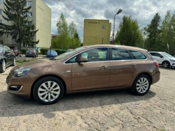 Opel Astra J Sports Tourer Facelifting 1.6 CDTI  136KM 2014 Opel Astra Opel Astra J Enjoy 1,6 Diesel 136KM Zamiana 1.6 Diesel 136KM, zdjęcie 11