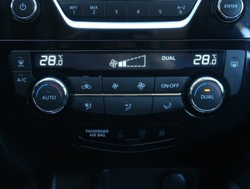 Nissan Qashqai II Crossover 1.2 DIG-T 115KM 2016 Nissan Qashqai 1.2 DIG-T, Salon Polska, Klima, zdjęcie 14