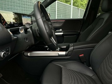 Mercedes GLB SUV 1.3 200 163KM 2023 Mercedes-Benz GLB 200 Android Auto / Apple Car Pla, zdjęcie 16