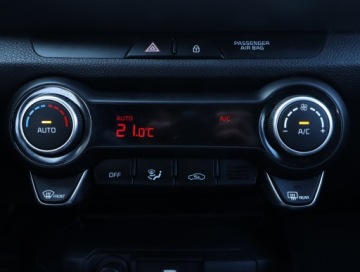 Kia Stonic I Crossover Facelifting 1.0 T-GDI 100KM 2021 Kia Stonic 1.0 T-GDI, Salon Polska, 1. Właściciel, zdjęcie 17