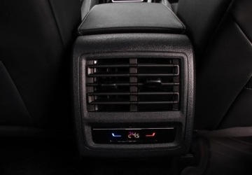 Volkswagen Golf VIII Variant 1.5 eTSI 150KM 2024 Volkswagen Golf Alarm antywlamaniowy, Keyless Access, System Travel Assist, zdjęcie 14